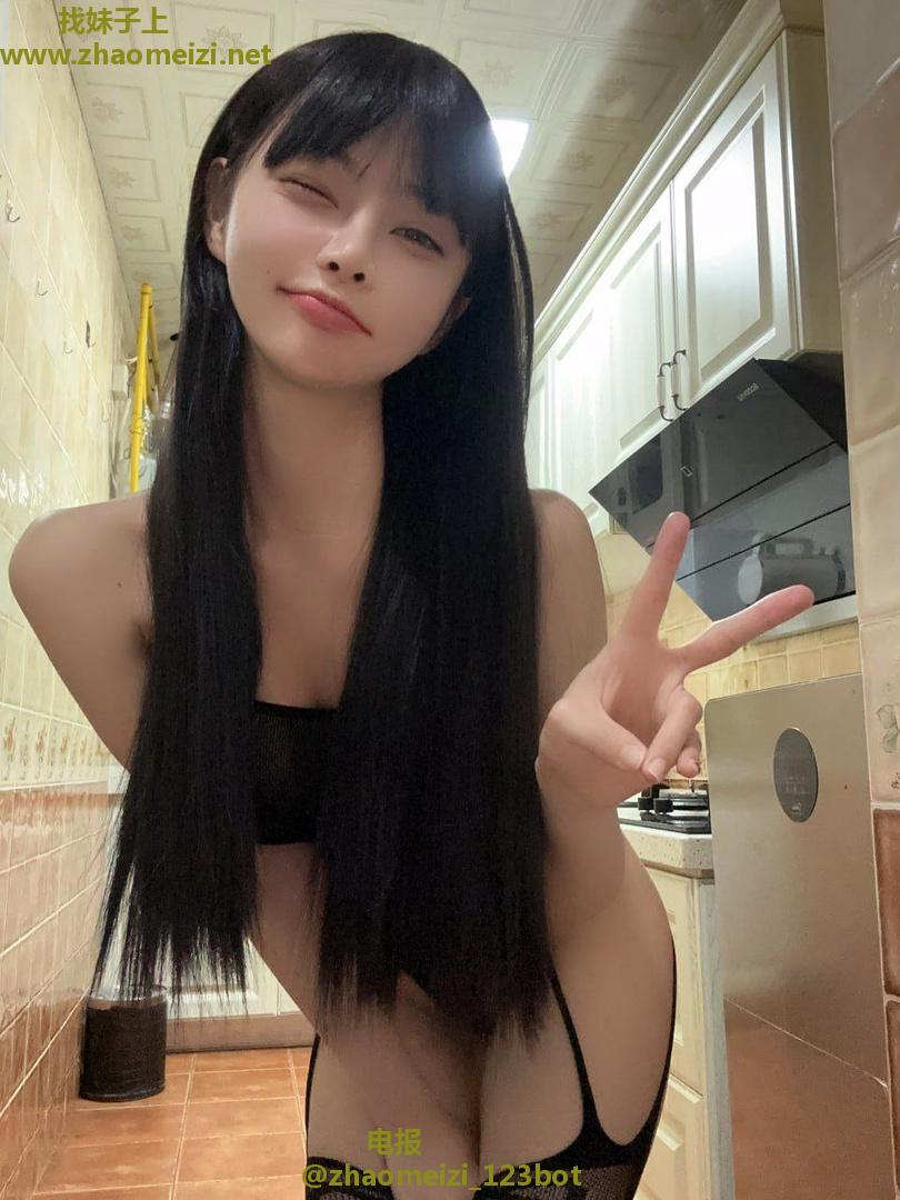 性感小妹三点粉小穴