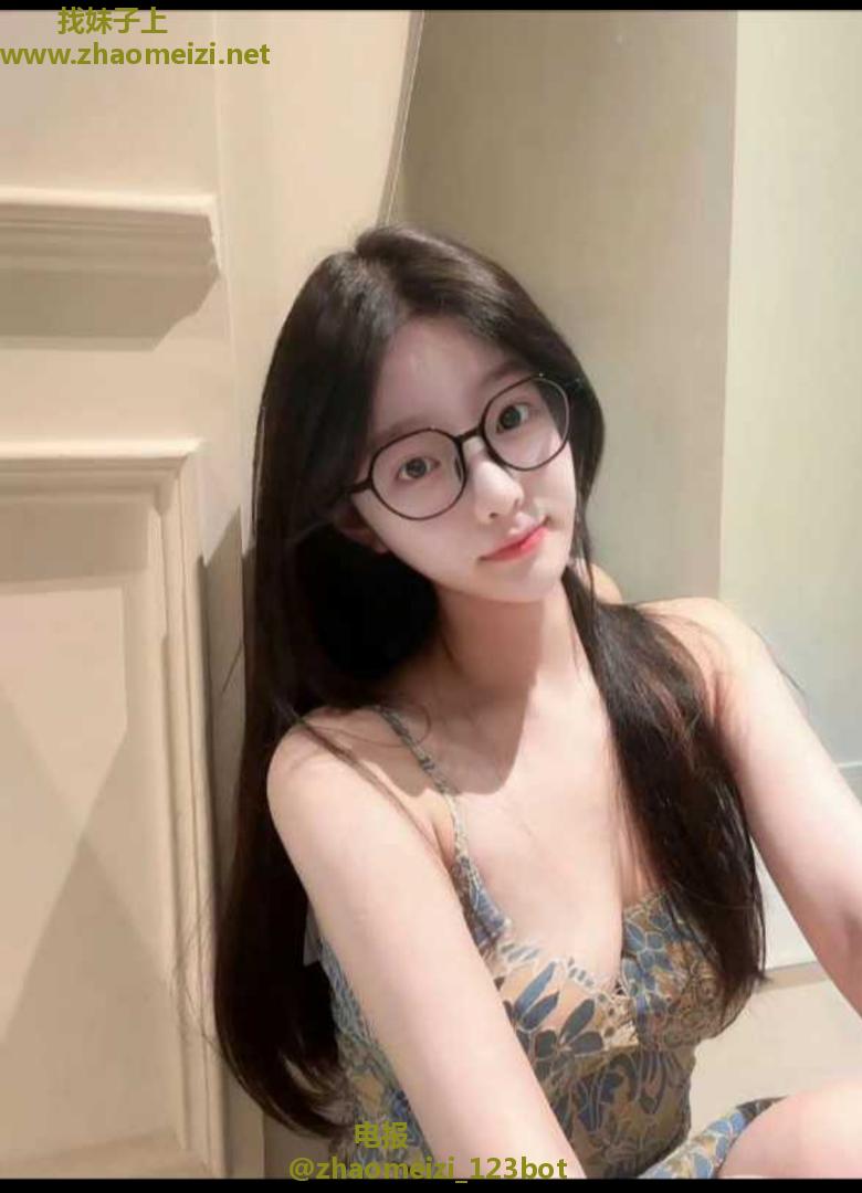 水多粉色逼小妹妹