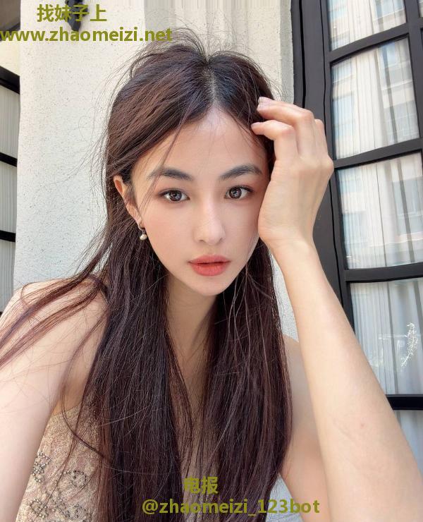 高挑颜值长腿气质老师