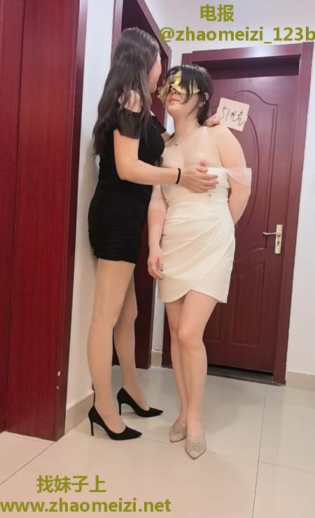 双飞大长腿丝袜御姐