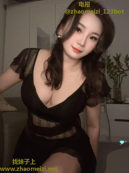 美乳肤白慕容