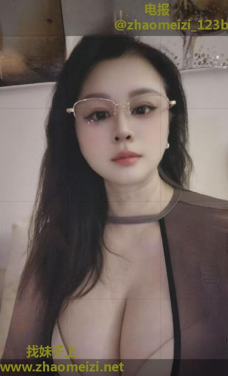天府二街巨乳美羊羊