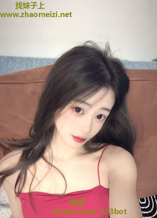 江岸高颜纯情少女