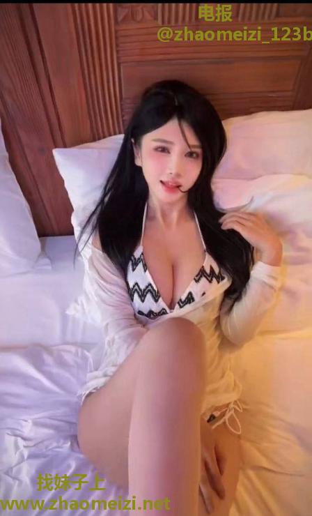 曹路妩媚大奶御姐