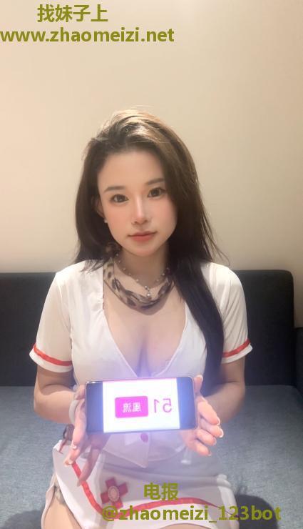 舌吻女王妞妞