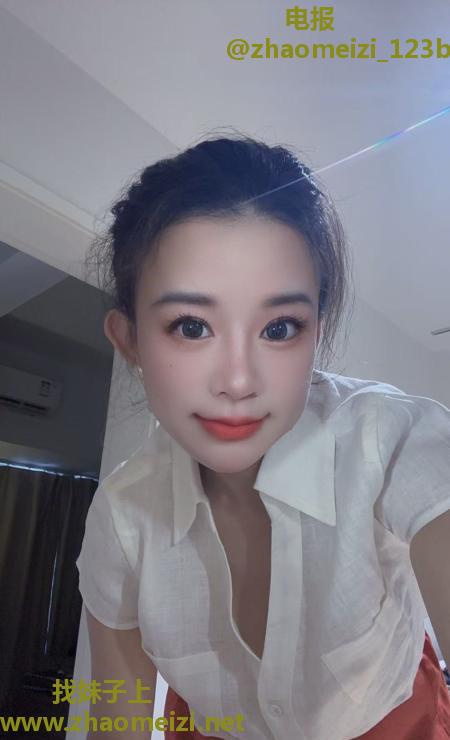 舌吻女王妞妞