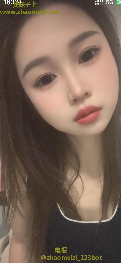 性感大长腿骚妹子
