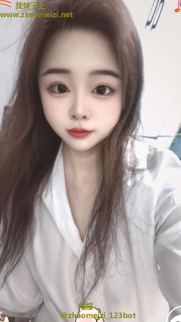 丰满大波骚妹妹