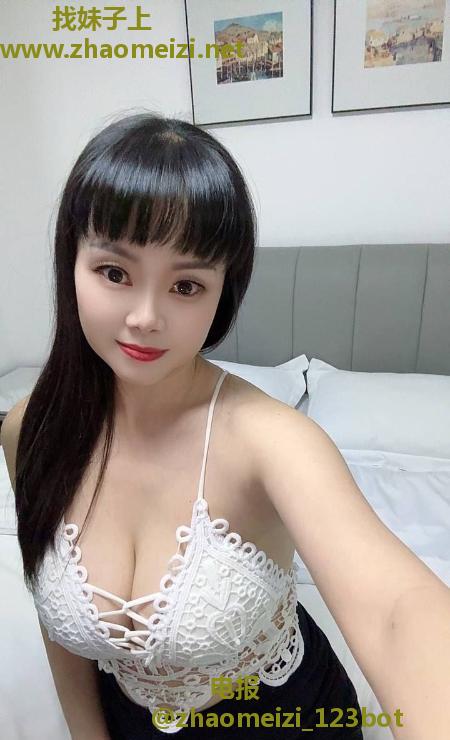 大奶子少妇
