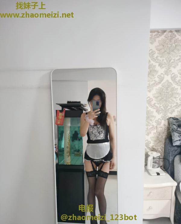 风骚眼镜鱼姐