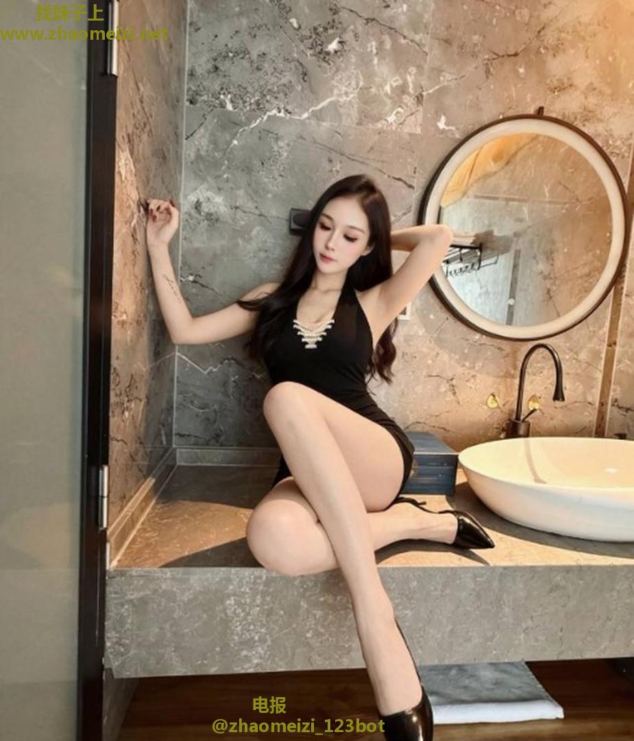 丰满乳头粉嫩夹住能射