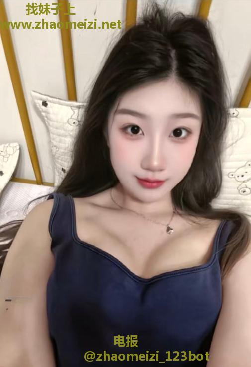 长腿大胸高颜值美女