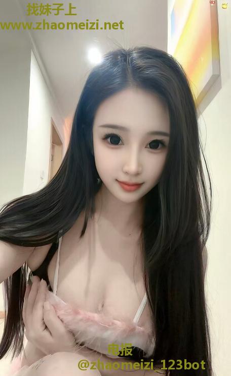 大胸风骚小姐姐