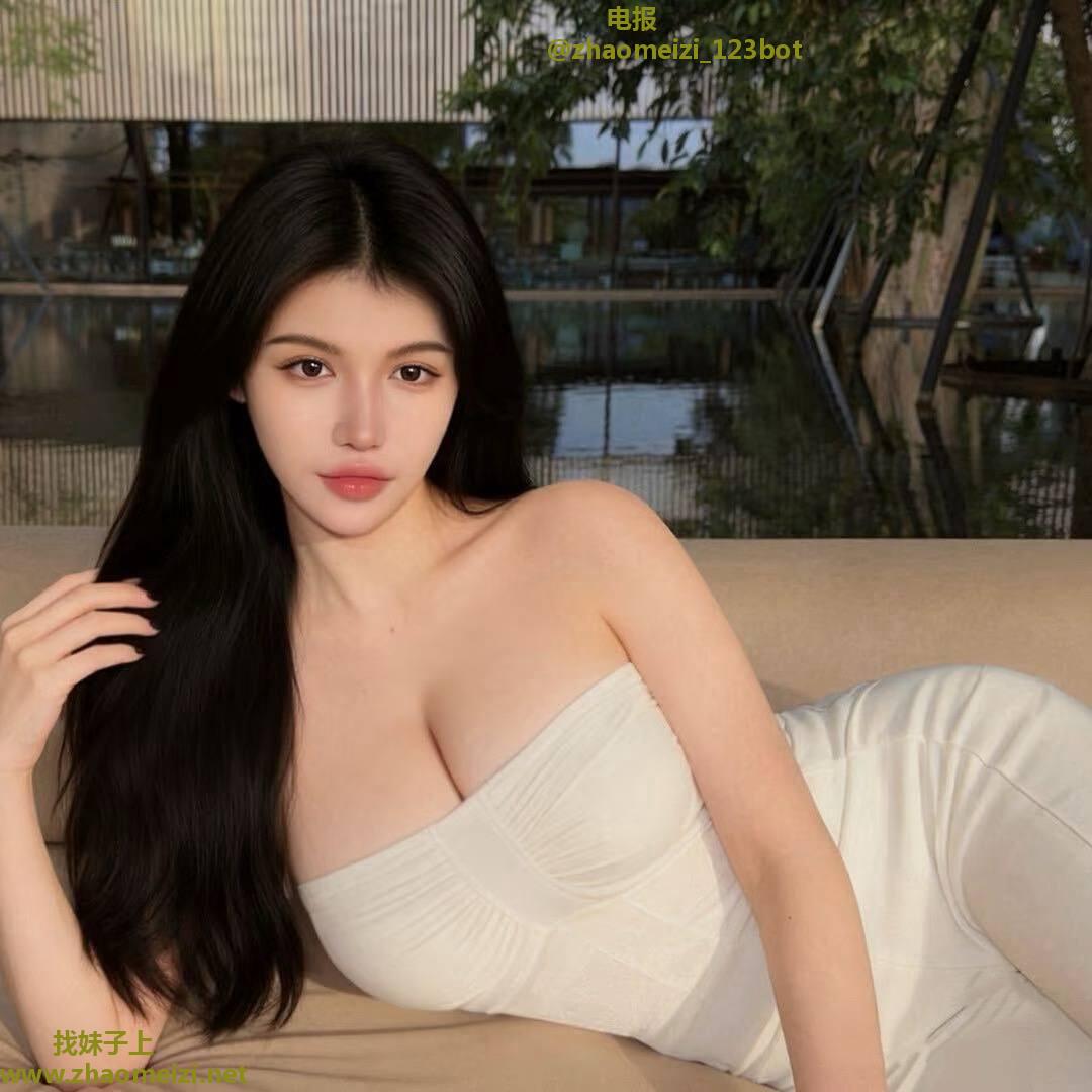 兼职性感黑丝御姐