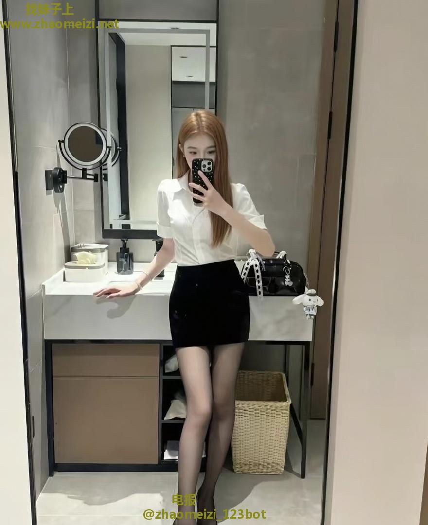 苗条妹子