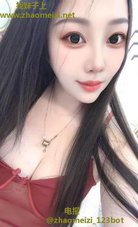 肥臀美乳御姐