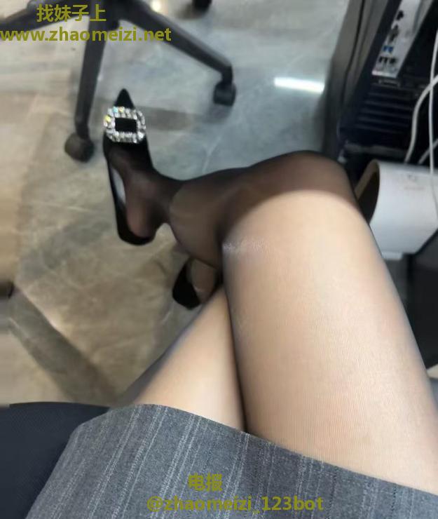 风骚嫩妹
