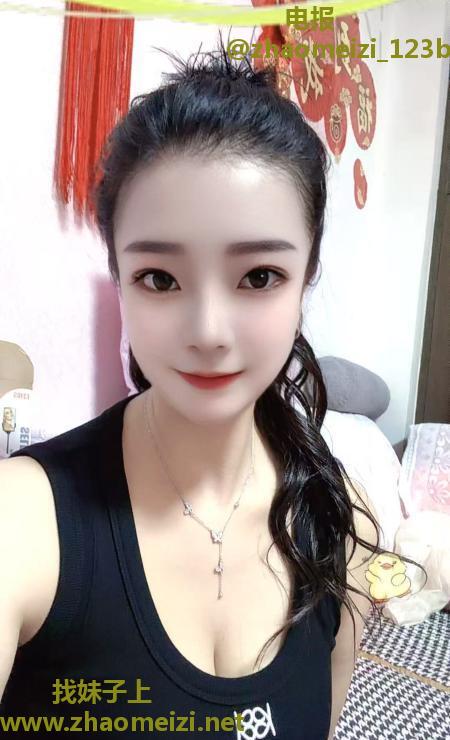肤白嫩妹九月