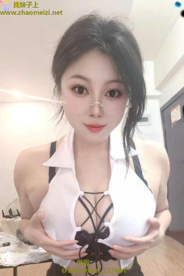妹子奶头粉嫩小穴紧致