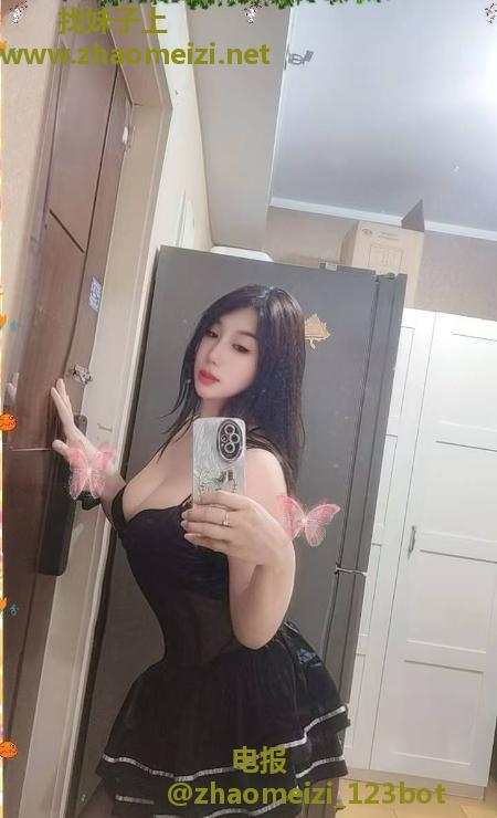 身材高挑丰满大胸老师