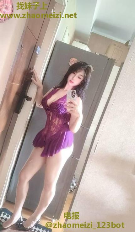身材高挑丰满大胸老师