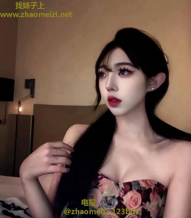 湖里水多翘臀嫩妹