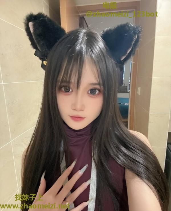 开朗美女狗儿老师