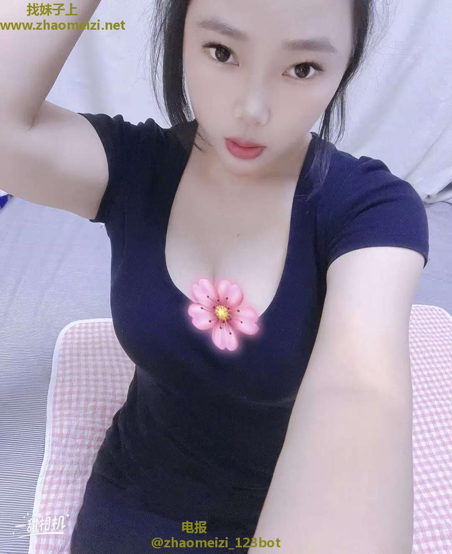 大屁股肥肥一线天