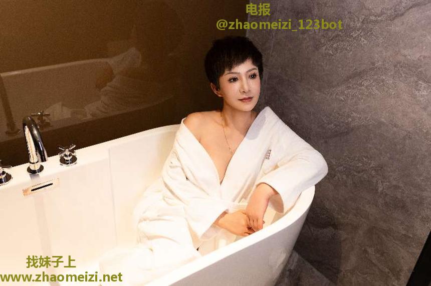 短发售货员