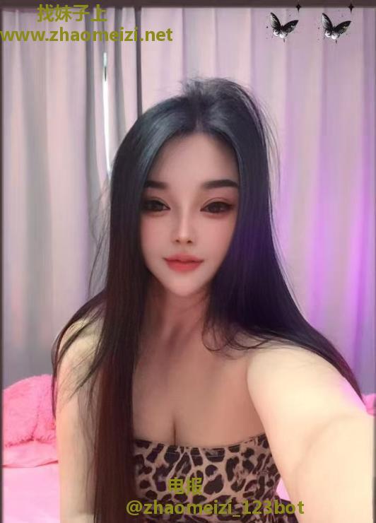 翘臀大奶骚妇