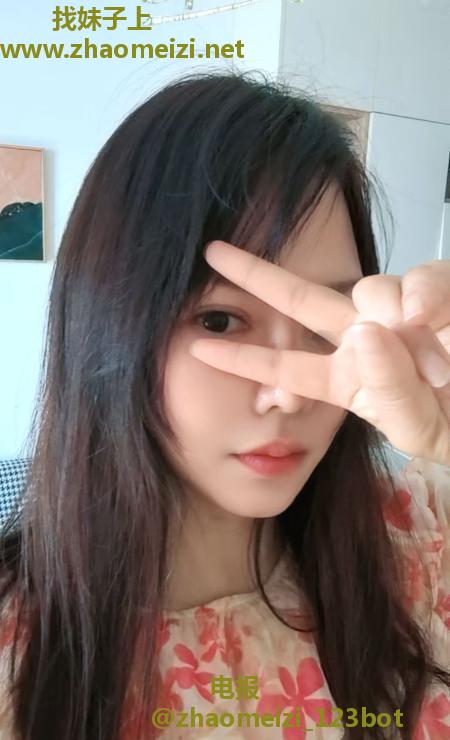 后入翘臀大奶小英