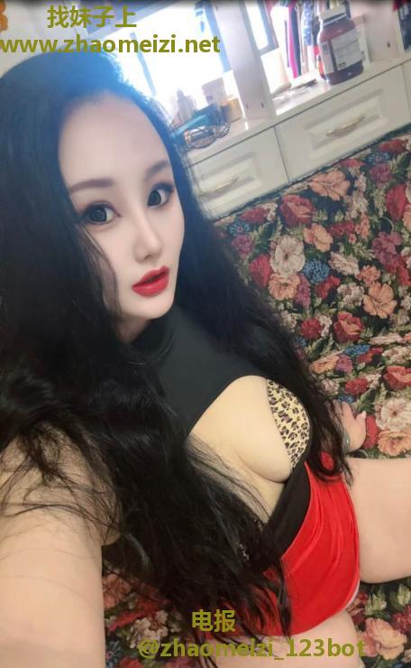 170大红唇性感御姐