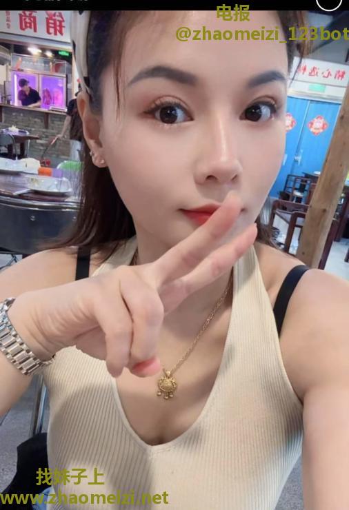 滨江口爆女王