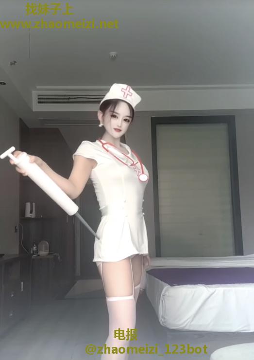 舌吻制服波老师