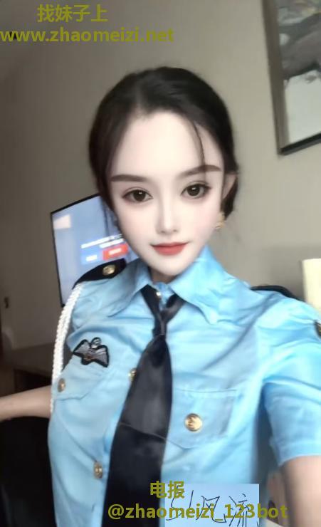 舌吻制服波老师