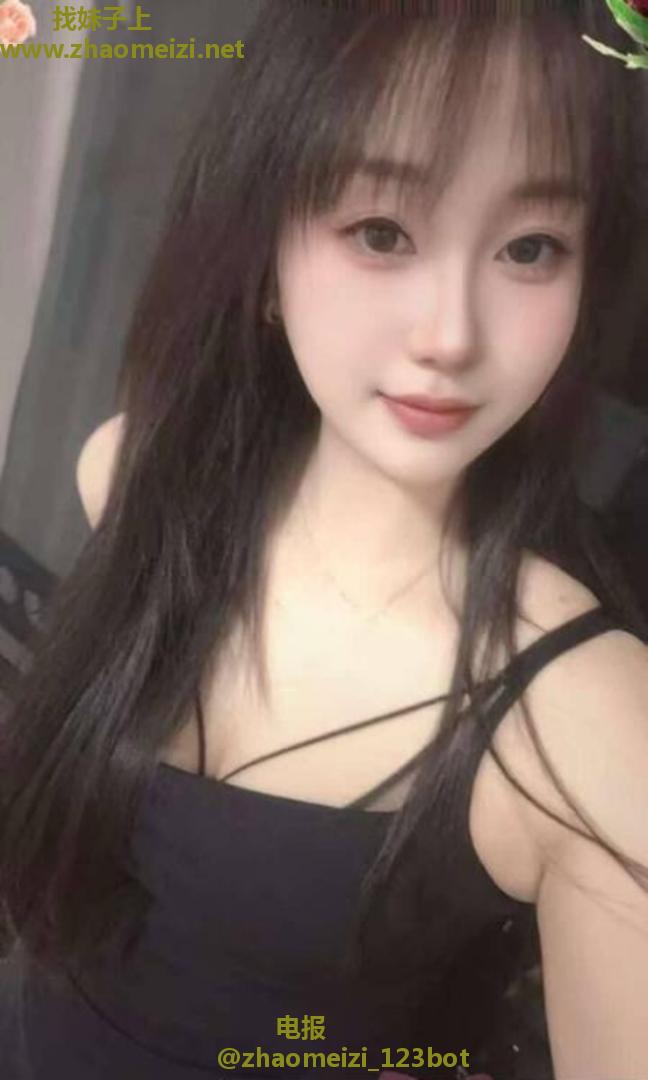 初下海粉嫩多汁小姐姐