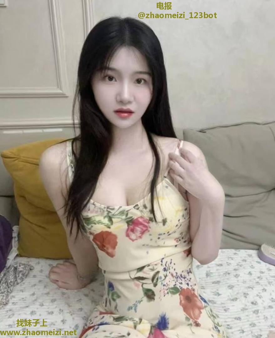 水嫩多汁小骚逼