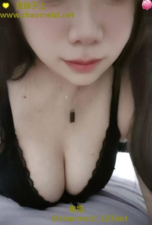 新建大奶风骚少妇