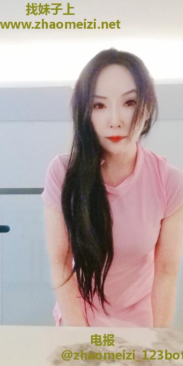 小巧玲珑美腿小姐姐