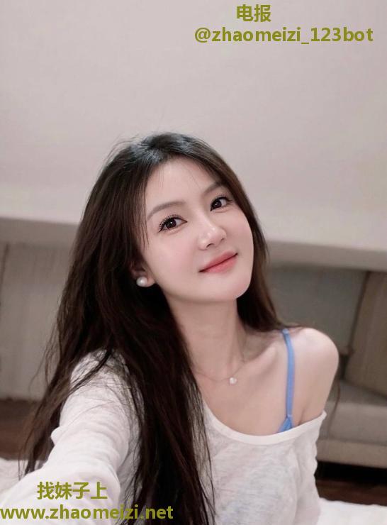 曼妙身姿颜值服务老师