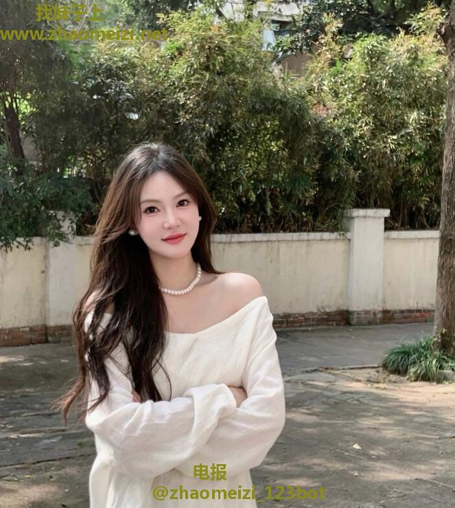 曼妙身姿颜值服务老师