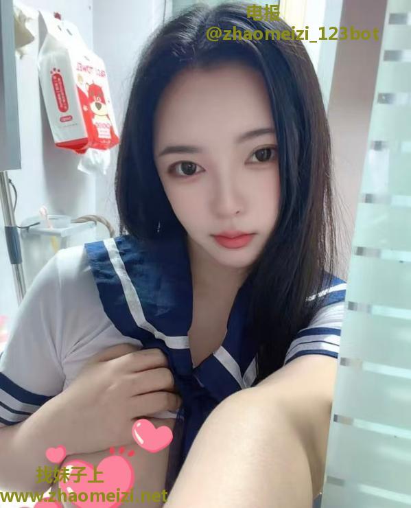 制服诱惑大胸