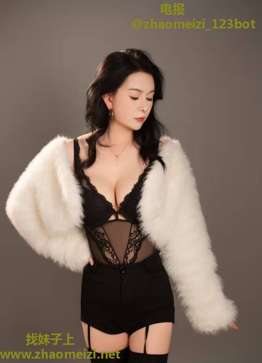 芙蓉潮喷瑜伽妹