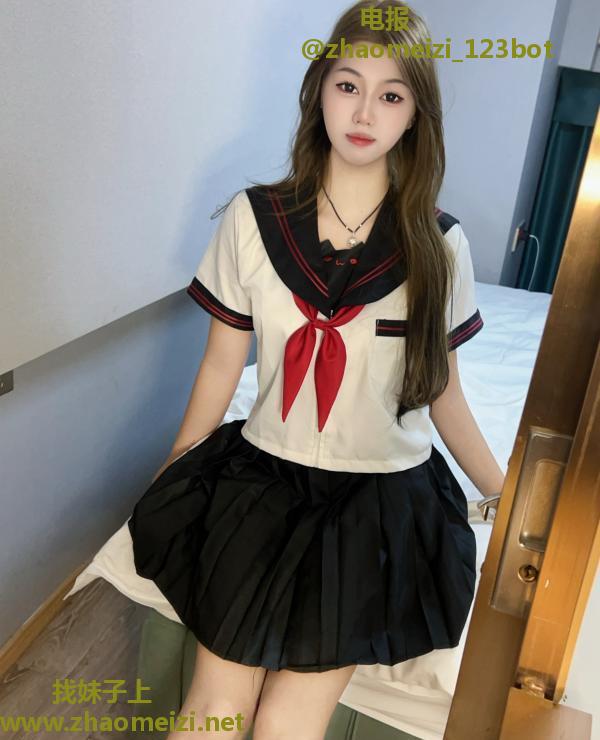 反差美女萌萌