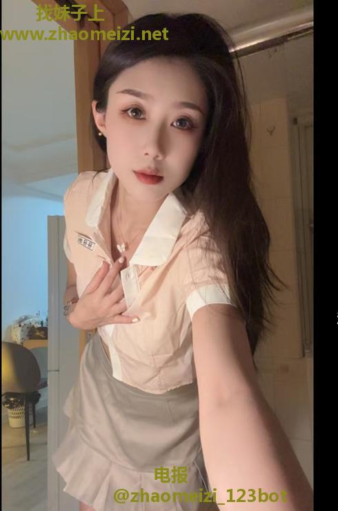 黑丝长腿俏佳人