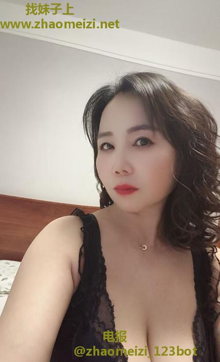 肥臀丰腴熟女