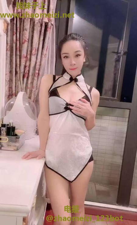 上城翘臀骚妹婷婷