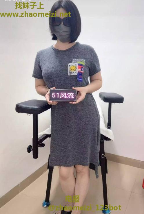 肥臀闷骚熟妇可肛交