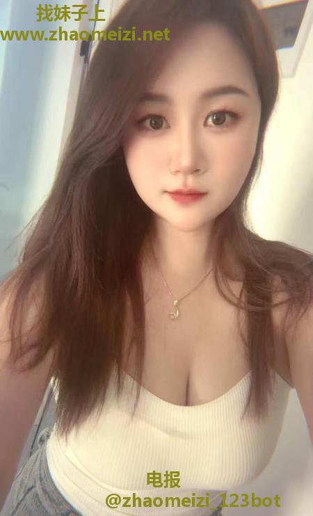 一线天大胸萱萱
