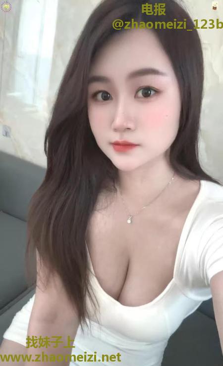 一线天大胸萱萱